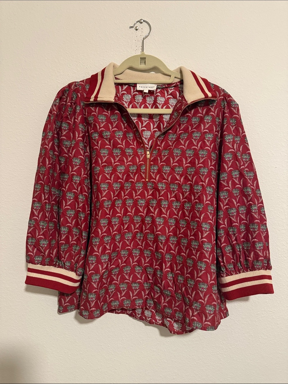 entro Red Floral Quarter-Zip Knit Sweatshirt with Contrast Collar